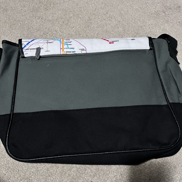 Stylish Black and Multicolor Boston Subway Map Print Messenger Bag, NWT - Picture 3 of 4